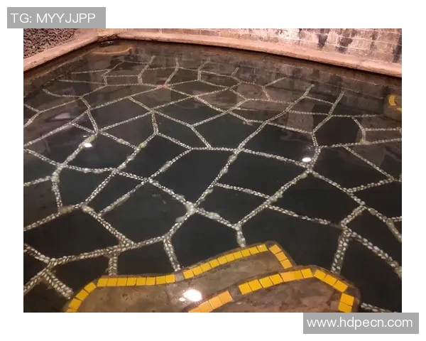 温泉度假新体验 穿上泳装享受温暖与清凉的完美结合